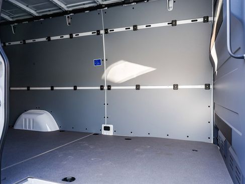 Used 2024 Mercedes-Benz eSprinter 170 Cargo image 15