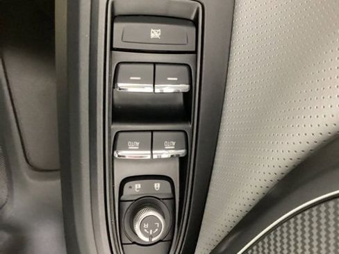 Certified 2021 Subaru Crosstrek 2.5i Limited image 16