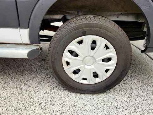 Used 2025 Ford Transit 250 Low Roof w/ Exterior Upgrade Package RWD image 9
