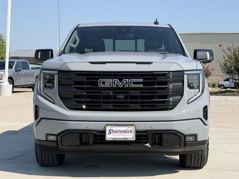 Used 2024 GMC Sierra 1500 Elevation w/ Elevation Premium Package AWD/4WD image 7