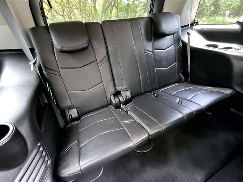 Used 2019 Cadillac Escalade Luxury RWD image 35