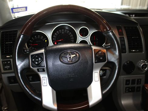 Used 2014 Toyota Sequoia Platinum RWD image 10