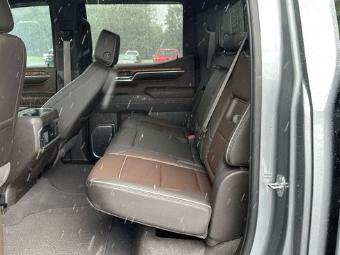 Used 2023 GMC Sierra 1500 Denali w/ Technology Package AWD/4WD image 15