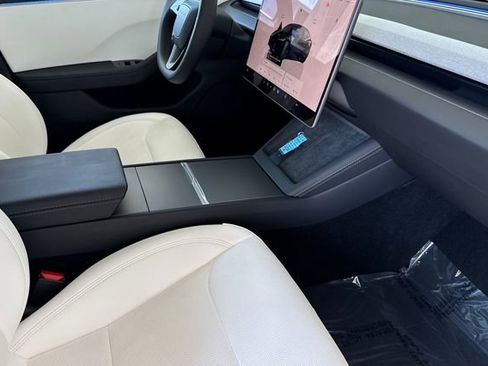 Used 2025 Tesla Model 3 Long Range image 19