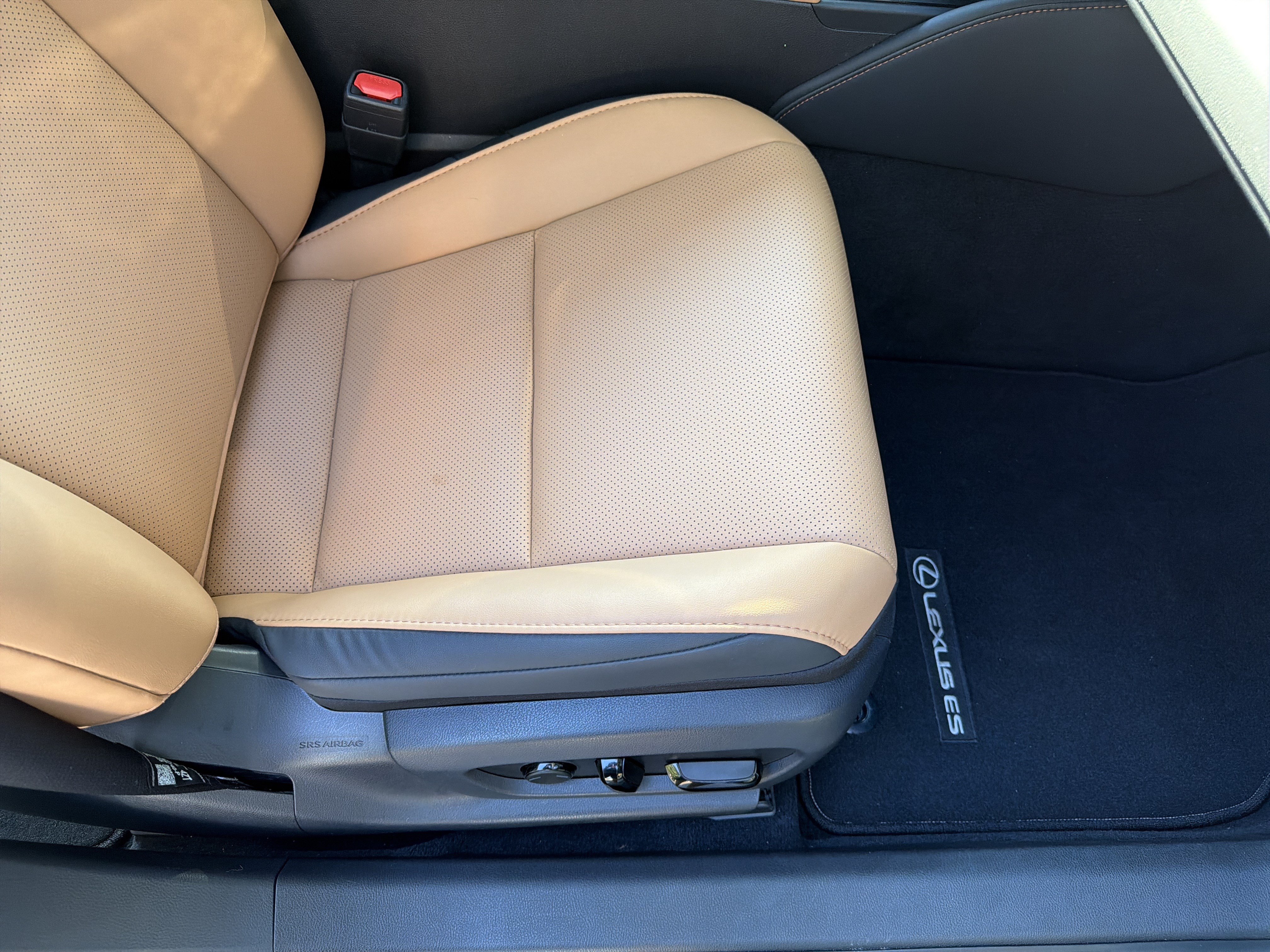Used 2025 Lexus ES 350 w/ Premium Package FWD image 41