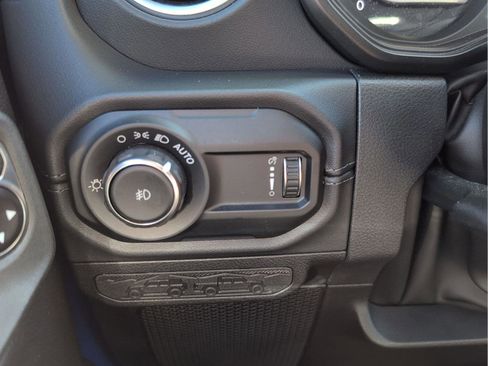 Used 2024 Jeep Wrangler Sahara w/ Safety Group image 15