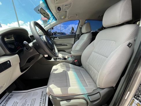 Used 2019 Kia Sportage LX FWD image 11
