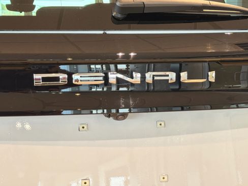 New 2026 GMC Acadia Denali w/ Super Cruise Package FWD image 41