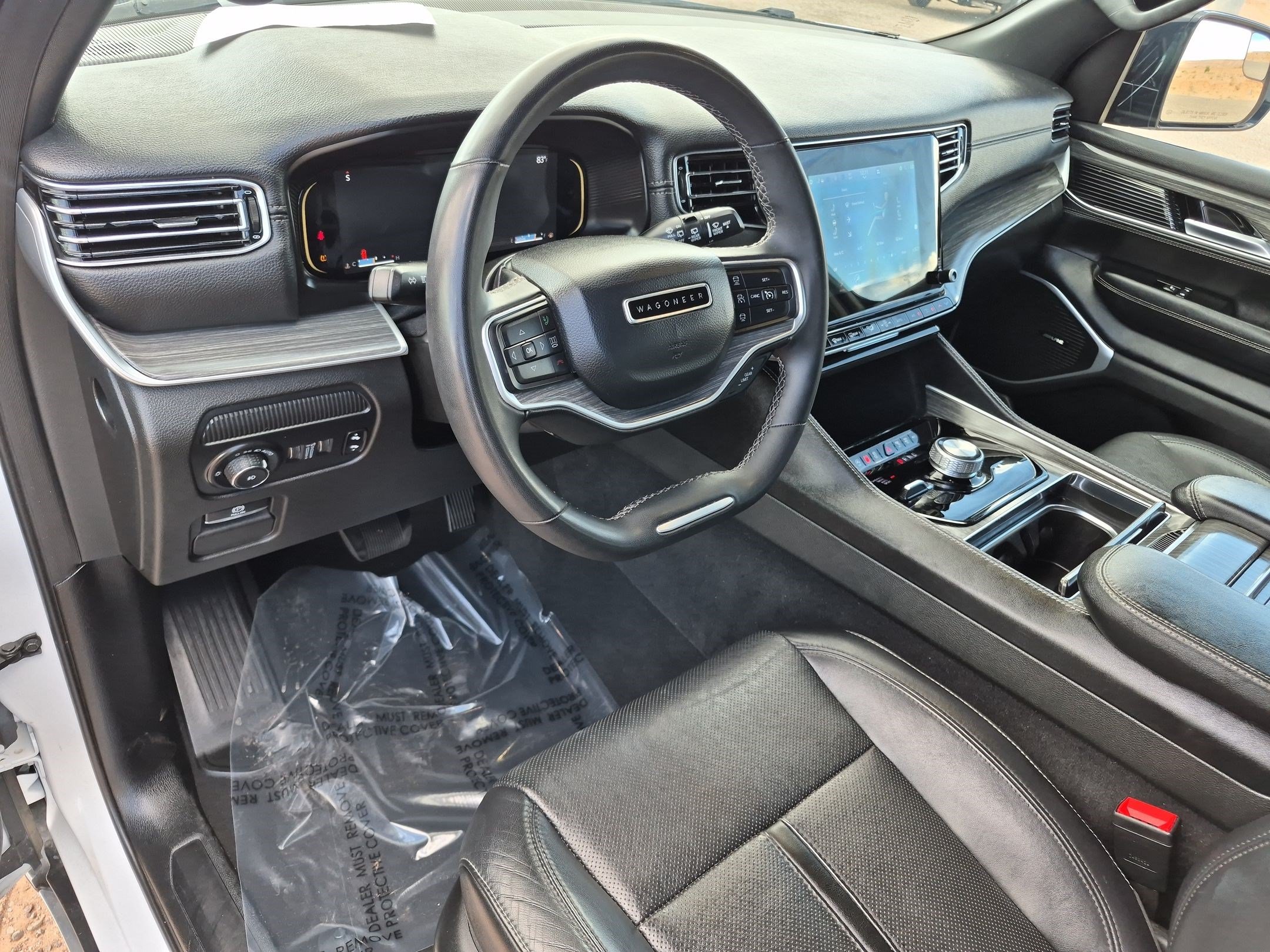 Used 2024 Jeep Wagoneer L Series II w/ Flexible Seating Group AWD/4WD image 28