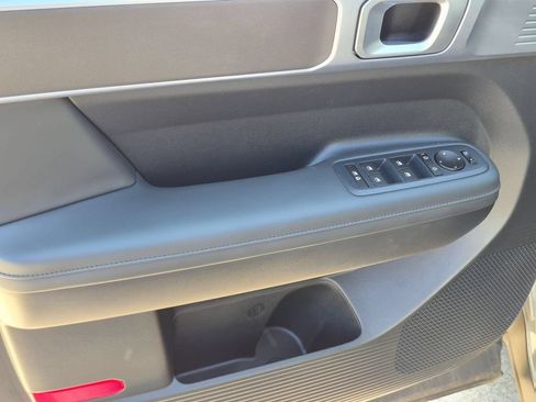 Used 2025 Hyundai Santa Fe SEL FWD image 11