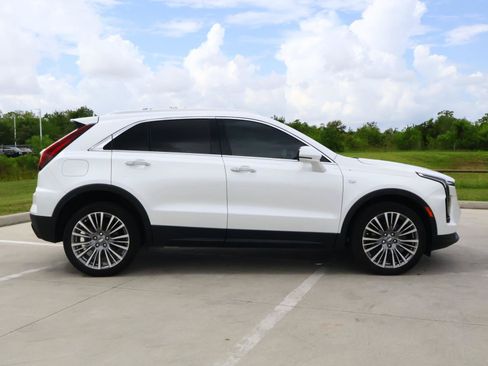 Used 2024 Cadillac XT4 Premium Luxury FWD image 6