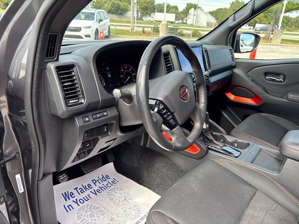 Used 2022 Nissan Frontier PRO-4X AWD/4WD image 32