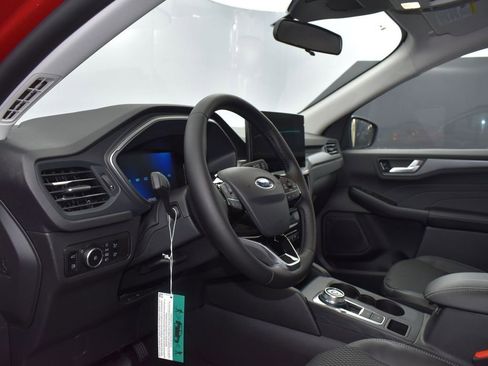 New 2025 Ford Escape SE image 10