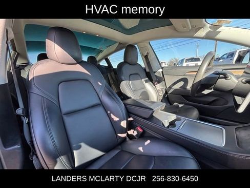 Used 2022 Tesla Model 3 image 11