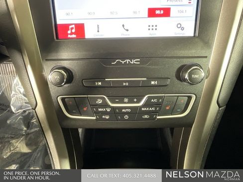 Used 2019 Ford Fusion SE image 33