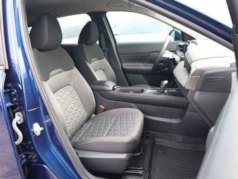 Certified 2025 Nissan Kicks SV AWD/4WD image 23