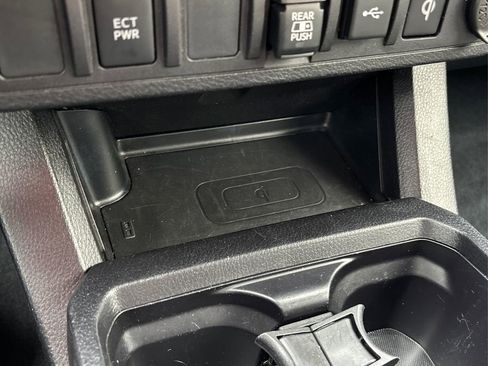 Used 2022 Toyota Tacoma TRD Off-Road image 40