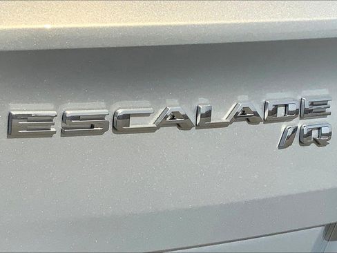 New 2025 Cadillac Escalade IQ Luxury 2 image 16
