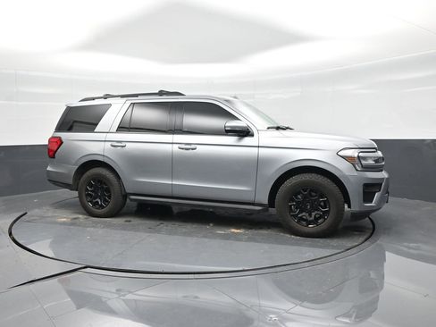 Certified 2023 Ford Expedition XLT image 10