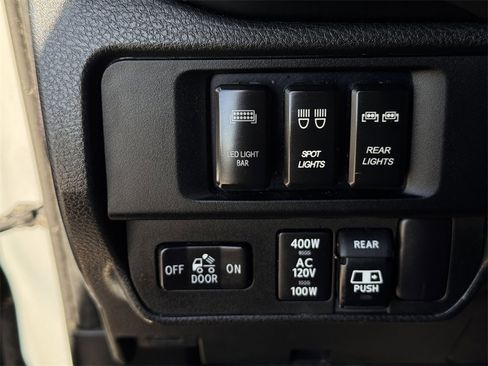 Used 2017 Toyota Tacoma TRD Pro image 25