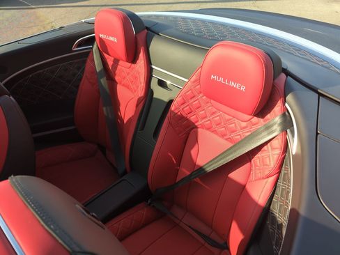 Used 2021 Bentley Continental GT V8 image 31