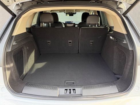 New 2026 Lincoln Corsair Premiere image 17