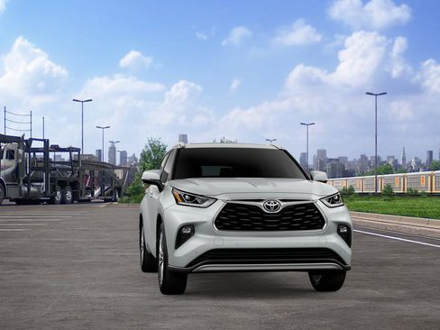 New 2026 Toyota Highlander Platinum image 18