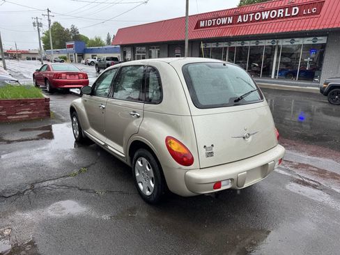 Used 2005 Chrysler PT Cruiser Touring FWD image 4