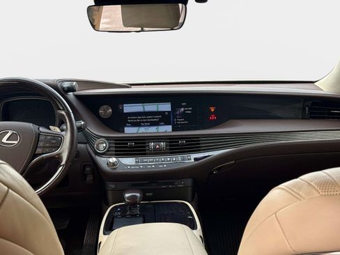 Used 2018 Lexus LS 500 w/ Luxury Package image 15