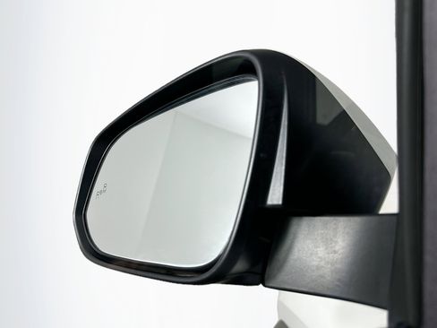 Used 2025 Toyota Tacoma TRD Off-Road image 16