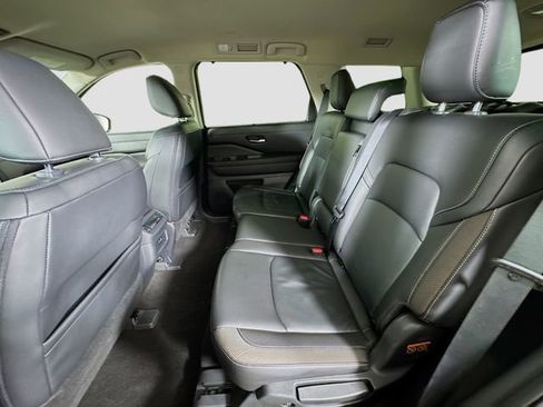 Used 2023 Nissan Pathfinder SL w/ Cargo Package image 25