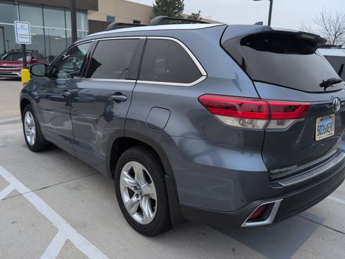 Used 2019 Toyota Highlander Limited w/ Protection Package #3 image 7