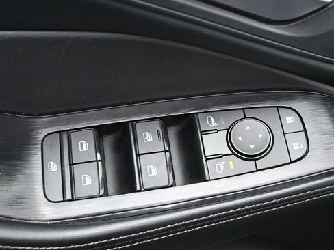Used 2024 Nissan Rogue SV FWD image 15