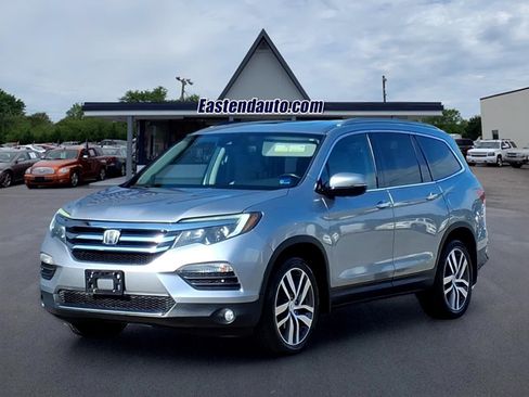 Used 2017 Honda Pilot Touring image 1