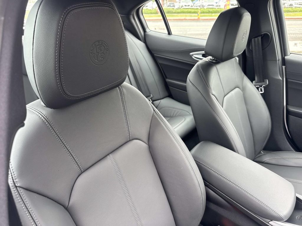 New 2026 Alfa Romeo Giulia w/ Driving Assist Package RWD image 27