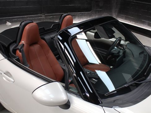 Used 2022 MAZDA MX-5 Miata Grand Touring w/ Weather Package RWD image 23