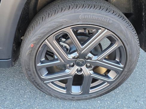 New 2026 Jeep Compass Limited w/ Limited Altitude Pack image 6