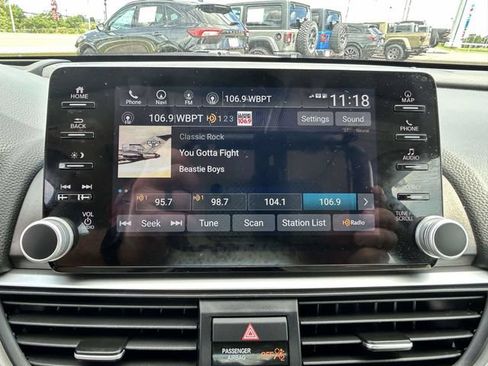 Used 2022 Honda Accord Touring image 19