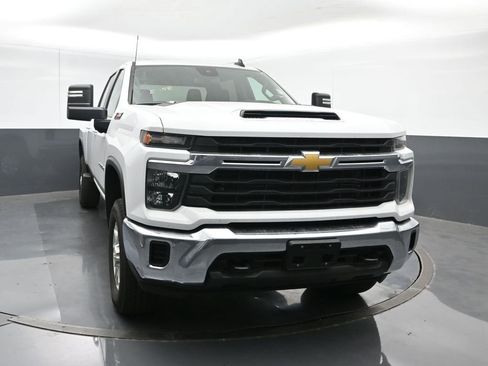 Used 2024 Chevrolet Silverado 2500 LT image 8