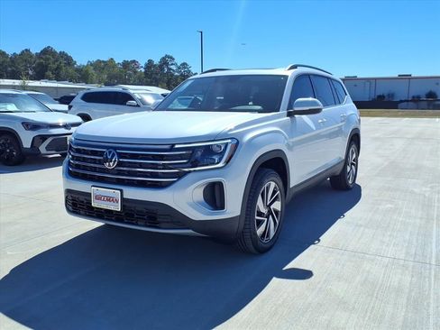 New 2026 Volkswagen Atlas SE FWD image 2