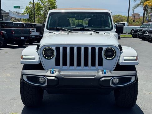 Used 2022 Jeep Wrangler Unlimited Sahara AWD/4WD image 5