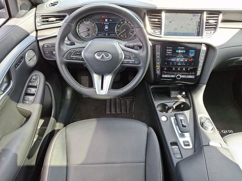 Used 2025 INFINITI QX55 Essential image 11