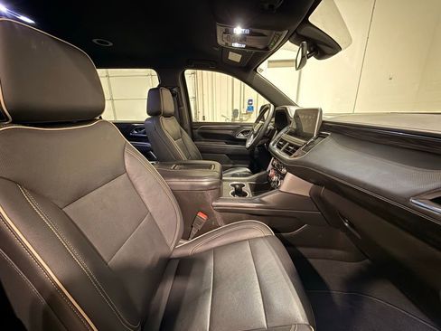 Used 2021 GMC Yukon XL SLT image 29