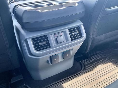 Used 2025 Ford F150 Lariat w/ Equipment Group 502A High image 34