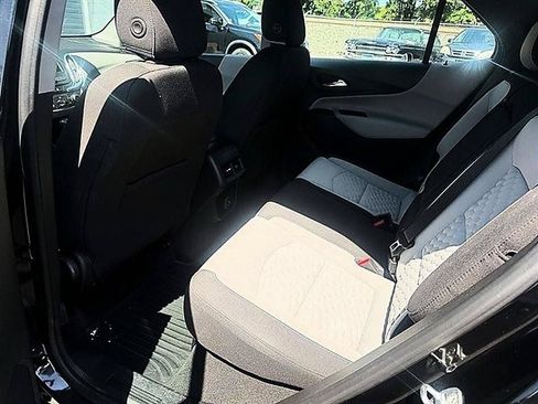 Used 2019 Chevrolet Equinox LS FWD image 5