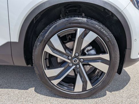 Used 2024 Volvo XC40 B5 Ultimate w/ Protection Package Premier AWD/4WD image 11