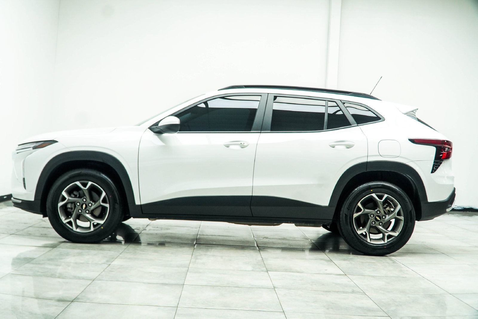 Used 2024 Chevrolet Trax LT w/ Driver Confidence Package FWD image 11