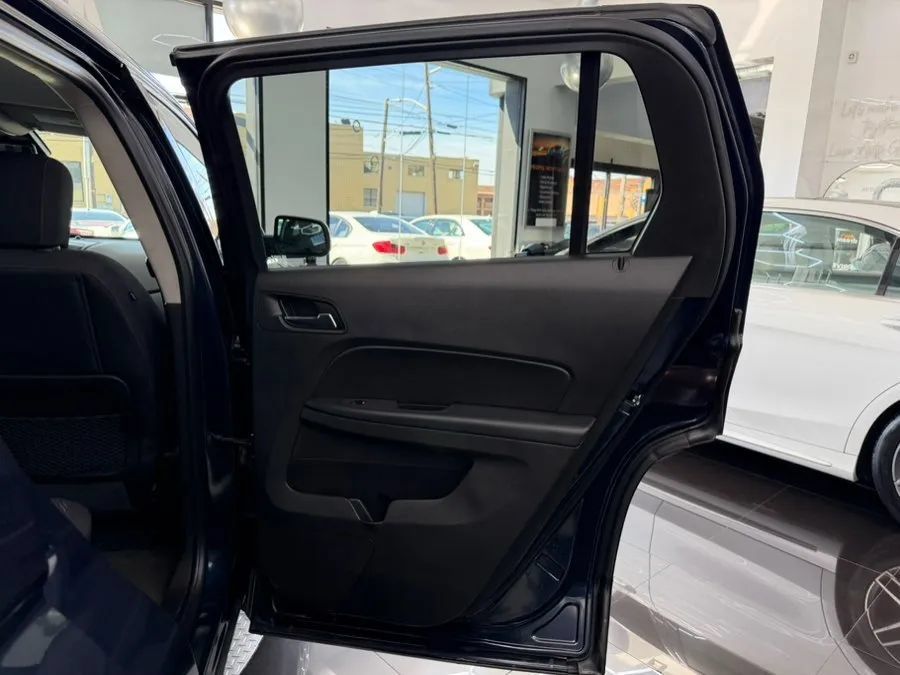 Used 2015 GMC Terrain SLE w/ Convenience Package AWD/4WD image 14