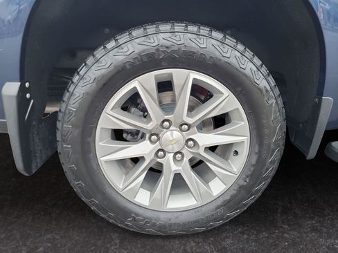 Used 2021 Chevrolet Silverado 1500 High Country w/ Technology Package image 27