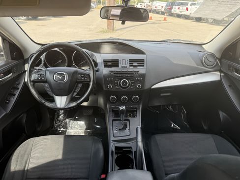 Used 2013 MAZDA MAZDA3 i Touring FWD image 10